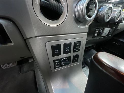 Used 2012 Toyota Sequoia Platinum image 17