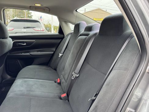Used 2015 Nissan Altima 2.5 SV w/ Convenience Package FWD image 24