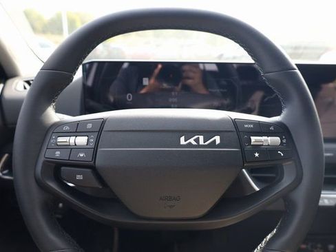 New 2025 Kia K4 EX image 16