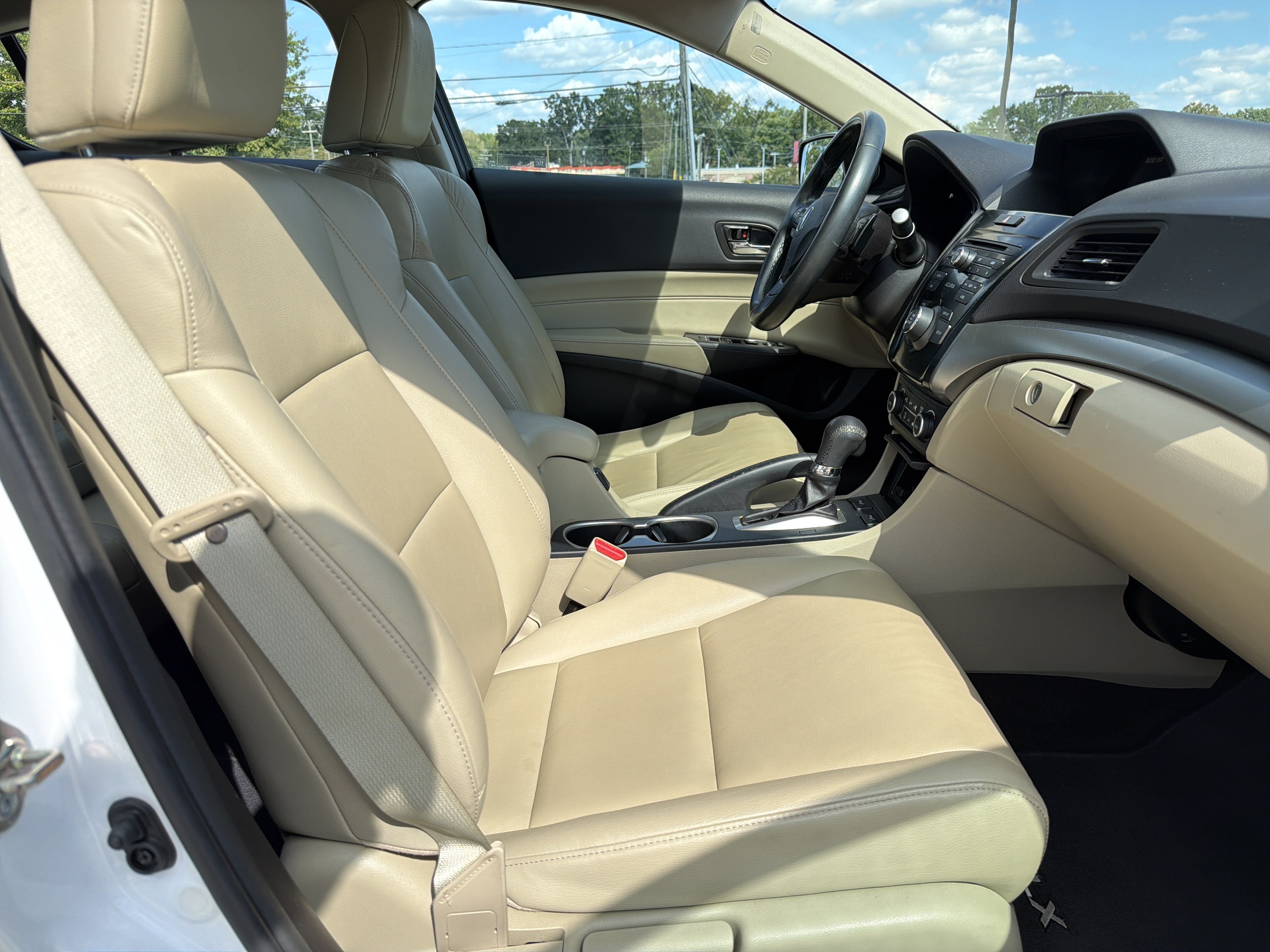 Certified 2017 Acura ILX FWD image 32