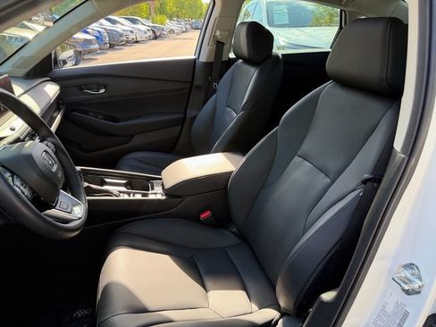 Used 2025 Honda Accord Touring image 11