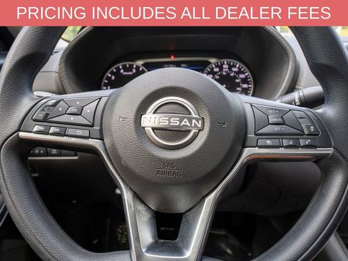 Used 2024 Nissan Sentra SV FWD image 17