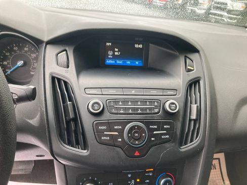 Used 2018 Ford Focus SE FWD image 23