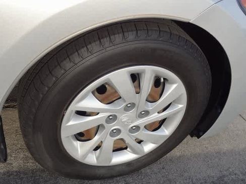 Used 2018 Hyundai Elantra SE w/ SE Connectivity Package 04 image 15