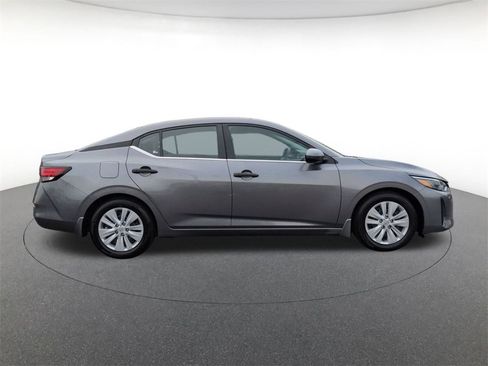 Used 2024 Nissan Sentra S image 4