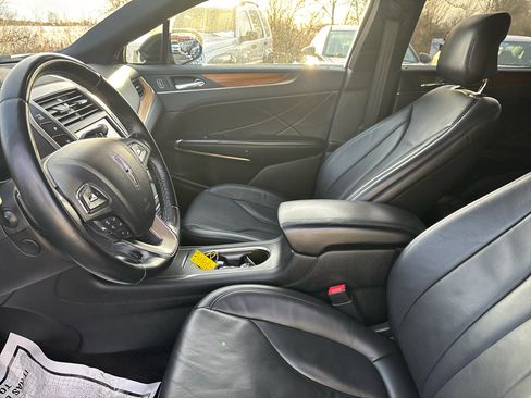 Used 2017 Lincoln MKC Reserve image 11