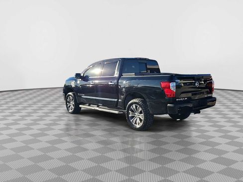 Used 2017 Nissan Titan SL image 6
