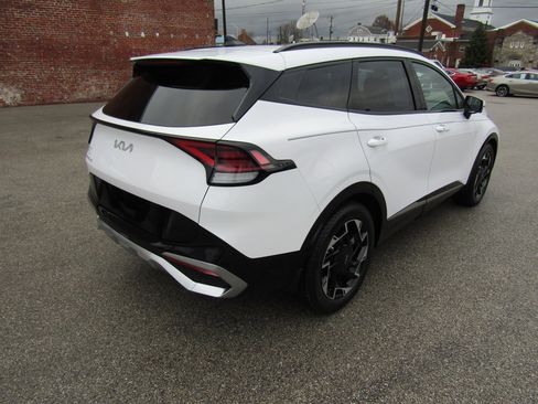 Used 2024 Kia Sportage SX image 3