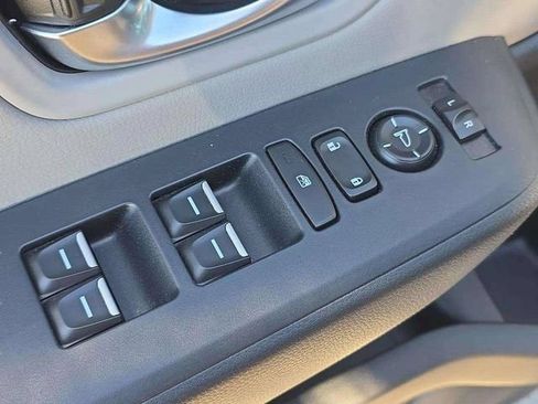 Used 2025 Honda Pilot Touring image 22