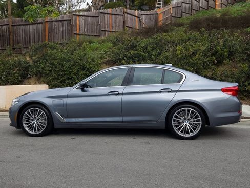 Used 2018 BMW 530e image 28