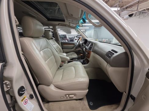 Used 2004 Lexus LX 470 4WD image 11