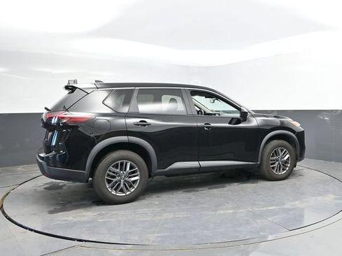 Used 2024 Nissan Rogue S AWD/4WD image 2