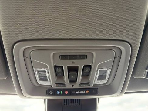 Certified 2024 GMC Sierra 1500 SLT image 12