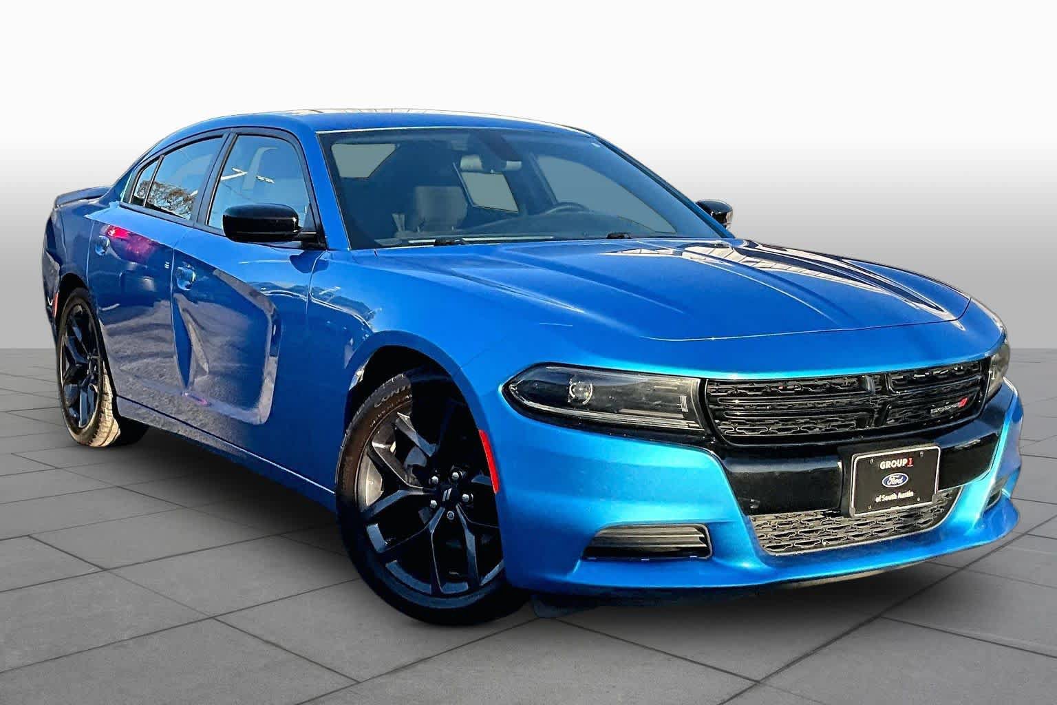 Used 2023 Dodge Charger SXT w/ Blacktop Package RWD image 3