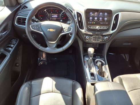 Used 2022 Chevrolet Equinox Premier FWD image 2