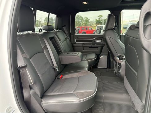 New 2026 RAM 3500 Laramie AWD/4WD image 18