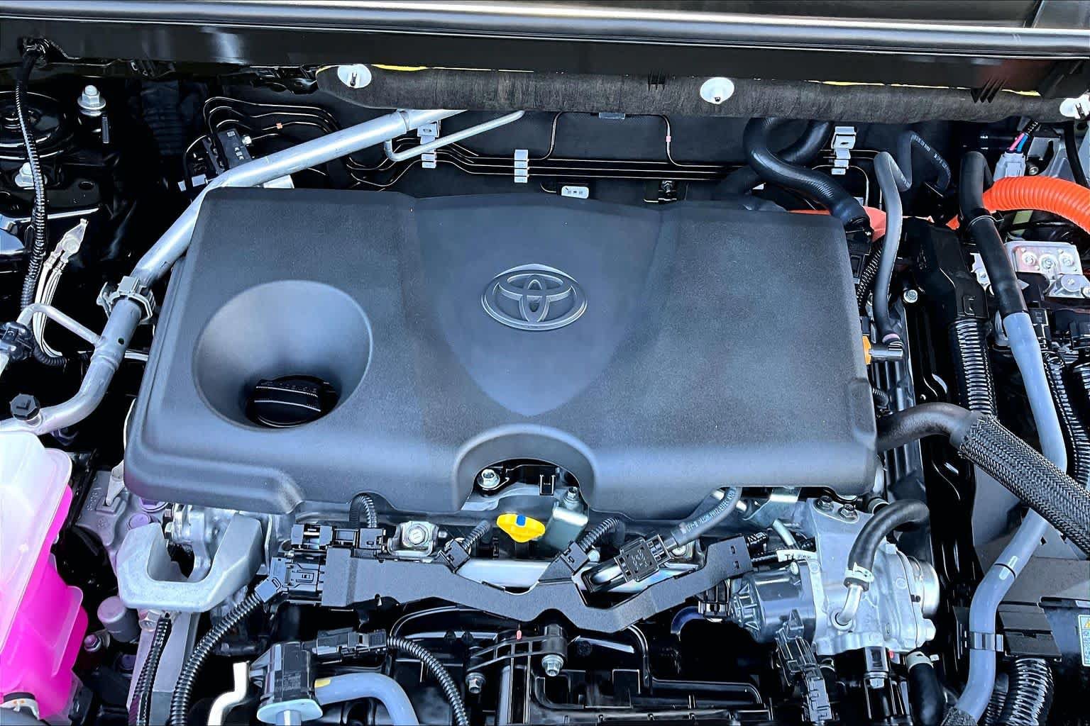 Certified 2024 Toyota RAV4 LE AWD/4WD image 32