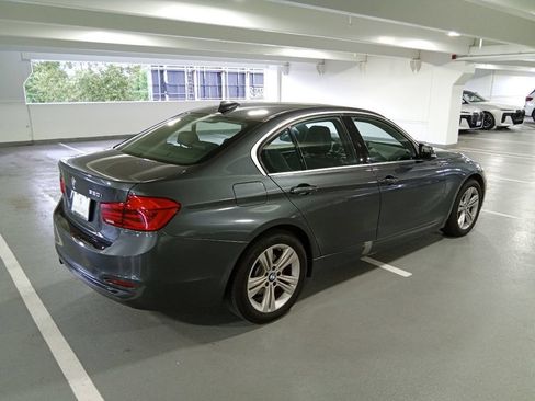 Used 2017 BMW 330i xDrive Sedan AWD/4WD image 5