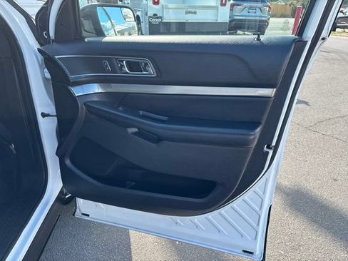 Used 2019 Ford Explorer XLT AWD/4WD image 19