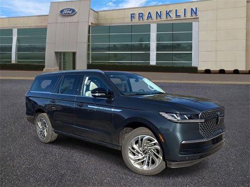 New 2025 Lincoln Navigator L Reserve image 1
