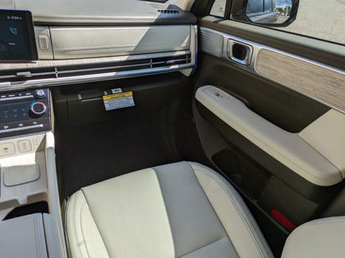 Used 2024 Hyundai Santa Fe Calligraphy image 16