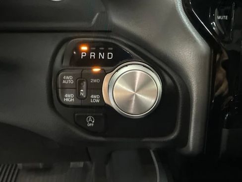 Used 2024 RAM 1500 Laramie AWD/4WD image 32