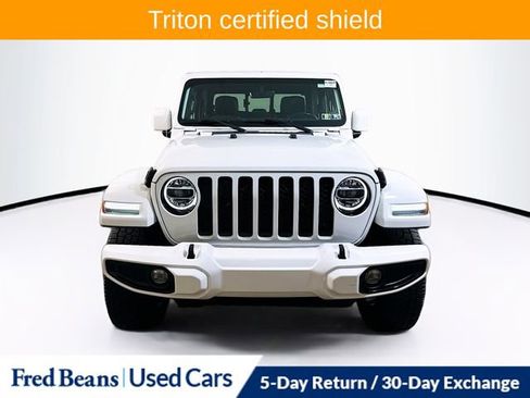 Used 2022 Jeep Gladiator Overland image 2