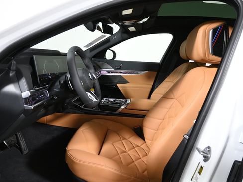 Used 2026 BMW 740i xDrive w/ Premium Package image 3