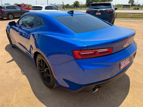 Used 2018 Chevrolet Camaro LT RWD image 8