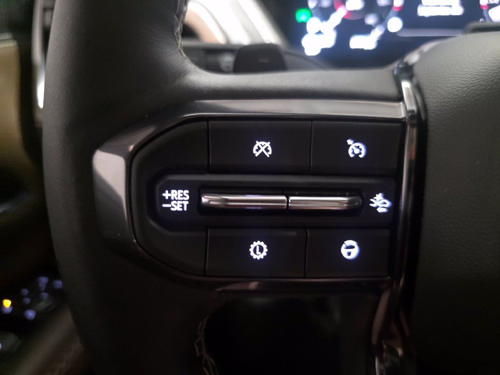 Used 2026 GMC Yukon Denali Ultimate AWD/4WD image 26