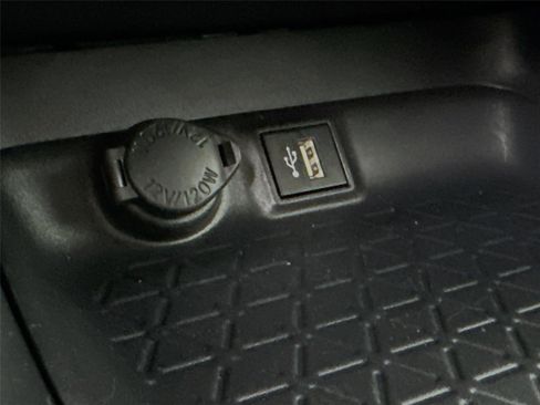 Certified 2025 Toyota RAV4 XLE image 30