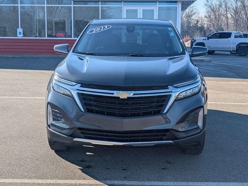 Used 2023 Chevrolet Equinox LT w/ Driver Convenience Package image 2