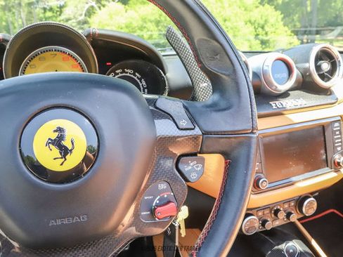 Used 2015 Ferrari California T RWD image 37