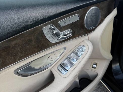 Used 2015 Mercedes-Benz C 300 4MATIC Sedan image 9