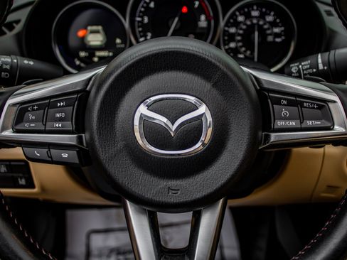 Used 2017 MAZDA MX-5 Miata RF Grand Touring image 32