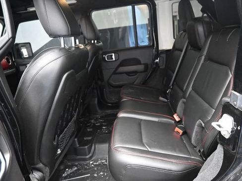 Used 2023 Jeep Wrangler Unlimited Rubicon AWD/4WD image 31