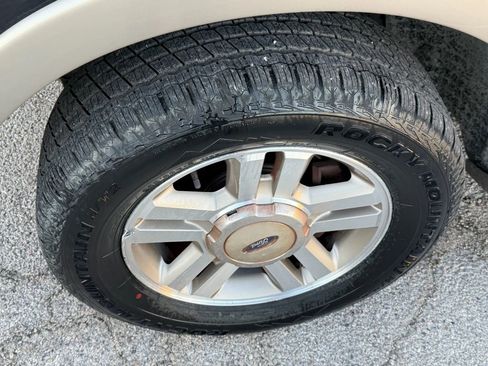 Used 2005 Ford F150 Lariat image 23