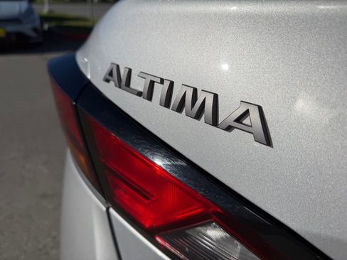 Used 2024 Nissan Altima 2.5 SV image 10