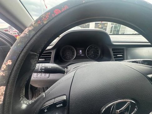 Used 2020 Hyundai Elantra Value Edition w/ Winter Weather Package FWD image 31