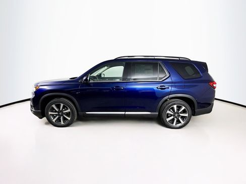 Certified 2025 Honda Pilot Touring image 7