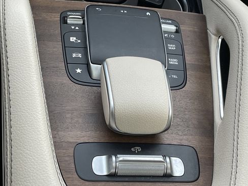 Certified 2021 Mercedes-Benz GLS 450 4MATIC image 37