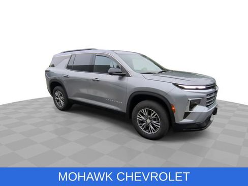 Certified 2024 Chevrolet Traverse LT w/ Trailering Package AWD/4WD image 2