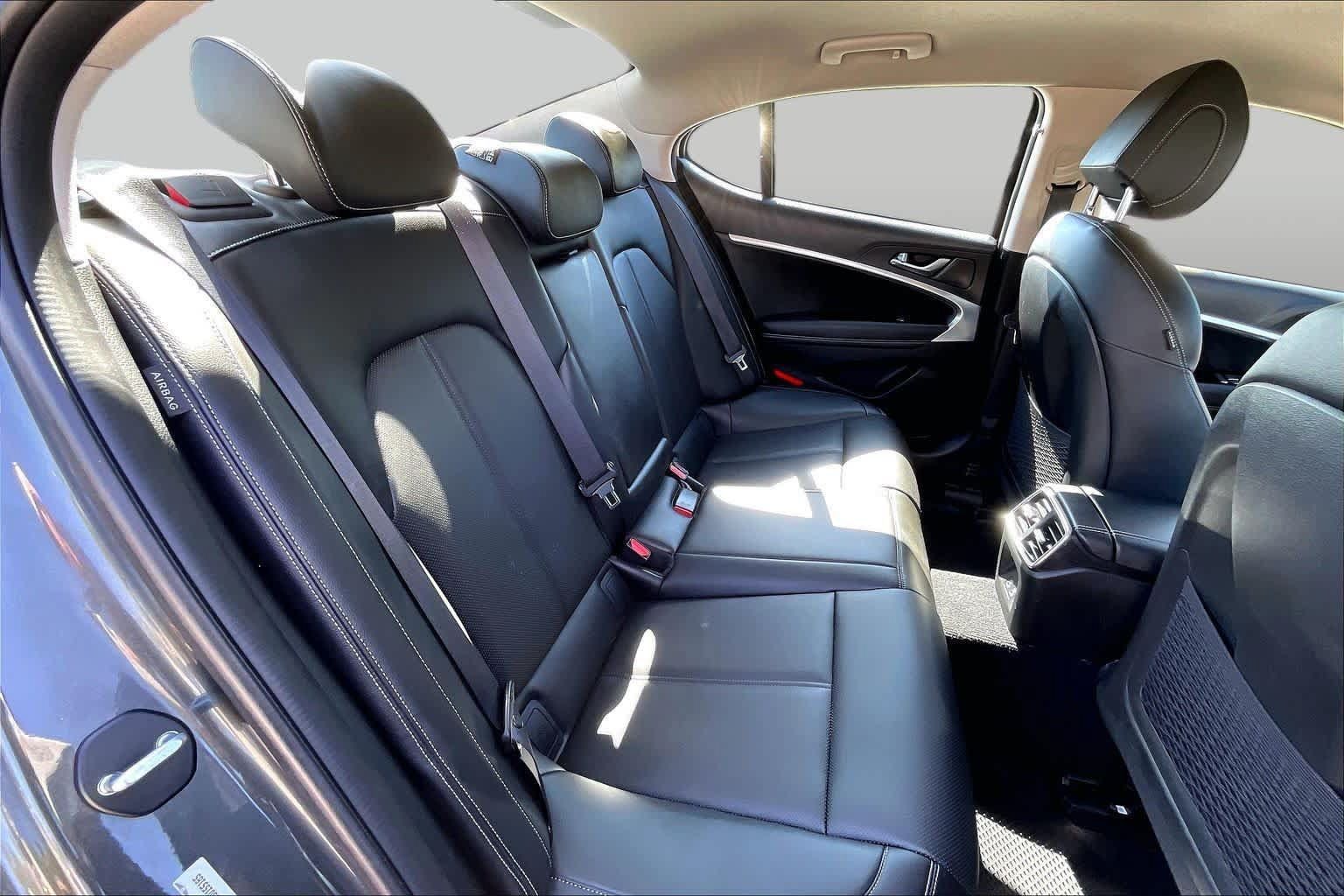 Used 2025 Genesis G70 2.5T RWD image 19