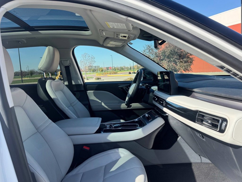 Used 2026 Lincoln Aviator AWD image 25