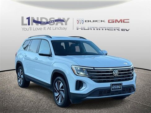 Used 2024 Volkswagen Atlas SE image 1