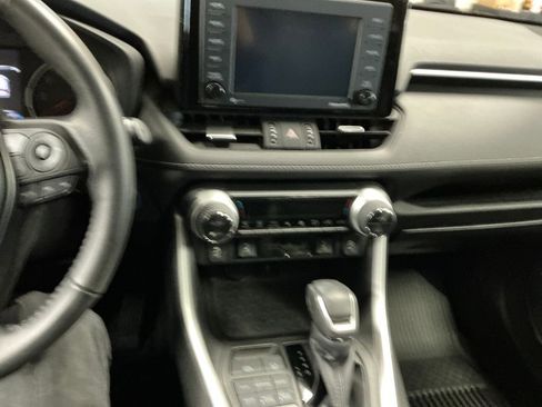 Certified 2022 Toyota RAV4 XLE Premium image 17