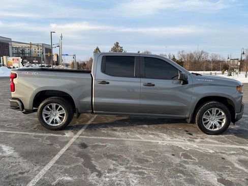 Used 2022 Chevrolet Silverado 1500 Custom image 2