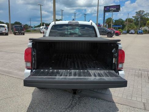 Used 2022 Toyota Tacoma SR5 w/ Technology Package RWD image 13