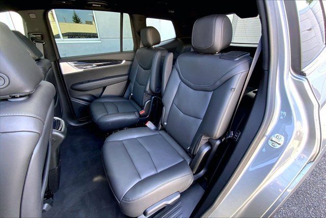 Used 2025 Cadillac XT6 Premium Luxury AWD/4WD image 26
