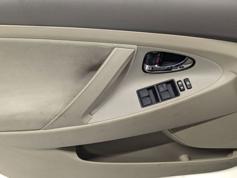 Used 2009 Toyota Camry LE image 10